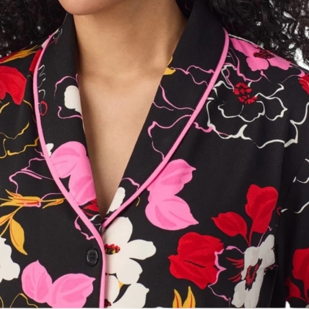 Room Service Women's Shawl Collar Pajama Set/Black with Floral/Size: X-Large - Picture 7 of 16